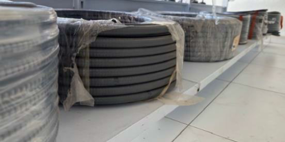 Lote #8 - 66 Rollos de Hidrotubo PVC Gris (13x16 y 16x20)