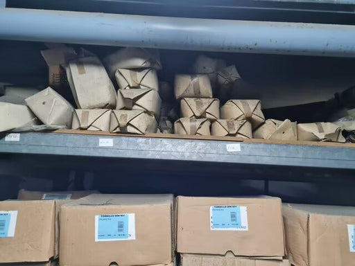Lote de Puntas, Clavos y Púas